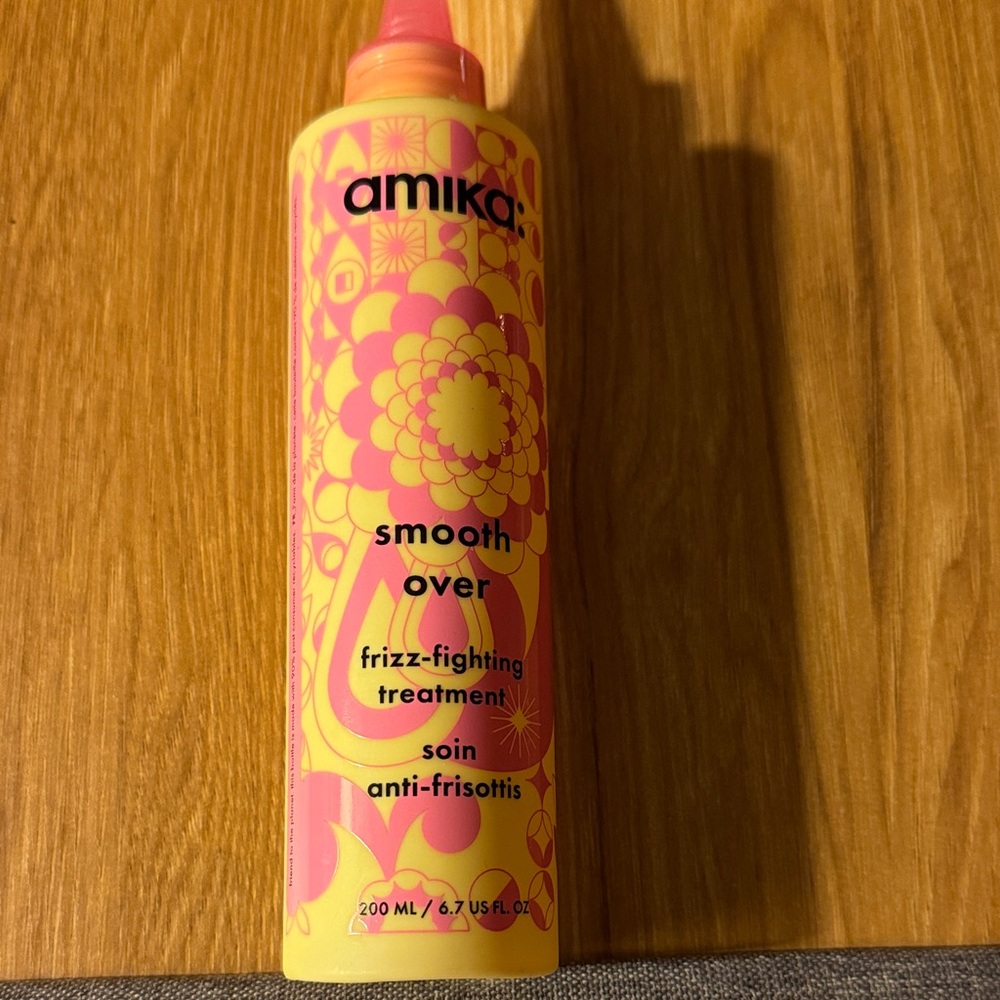 Amika Smooth Over Frizz-Fighting Treatment
